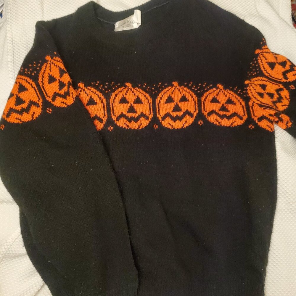 ***SOLD***Vintage What’s Next Black Halloween Pumpkin Sweater Size M